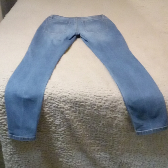 Cabi jeans size 6 Curvy Skinny distressed - Picture 6 of 9